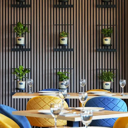 Restaurante Turmo فندق 3*